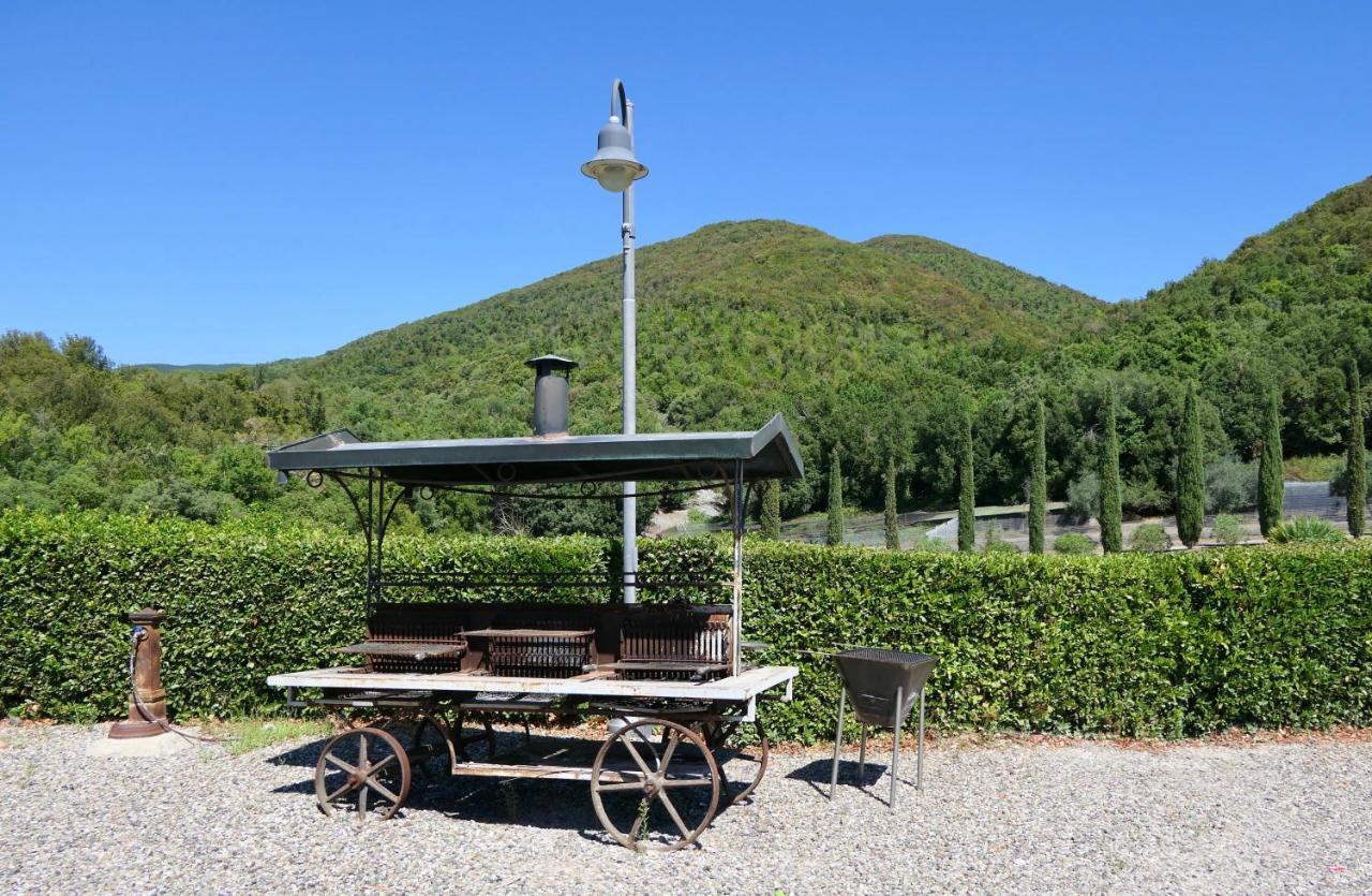 Resort Le Tegole Riparbella Eksteriør billede